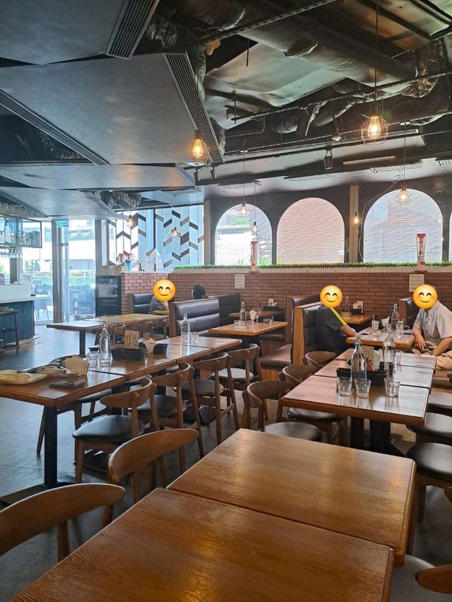 悠閒满足的午餐體驗