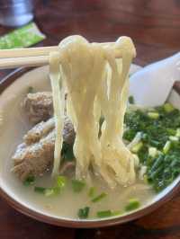 【沖縄】いつも満席！ソーキそば店