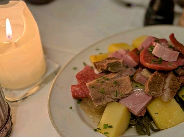 瑞士-伯恩，百年穀倉改建的地窖餐廳---Kornhauskeller Restaurant & Bar