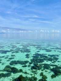 Sea gypsies & clear waters 
