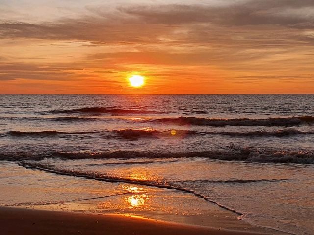 5 days catching sunsets in Miri