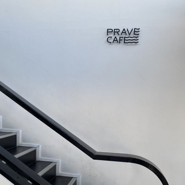 PRAVE CAFE – คาเฟ่ริมทะเลสุดชิลล์ วิวหลักล้าน