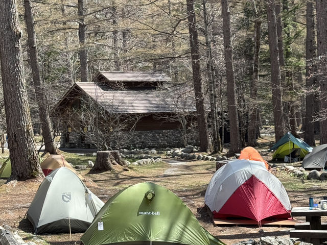 ⛰️ 上高地（かみこうち）：日本アルプスの絶景が広がる神秘の山岳リゾート 🌲🌄