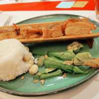 Dining in Motion on the Saigon River