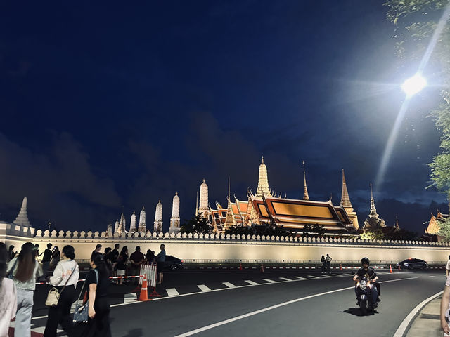 เมื่อศิลปะโลกทาบทอวัฒนธรรมไทย
