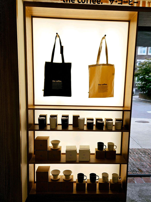  성수동에서 요즘 핫한 카페 더커피 The Coffee 성수점