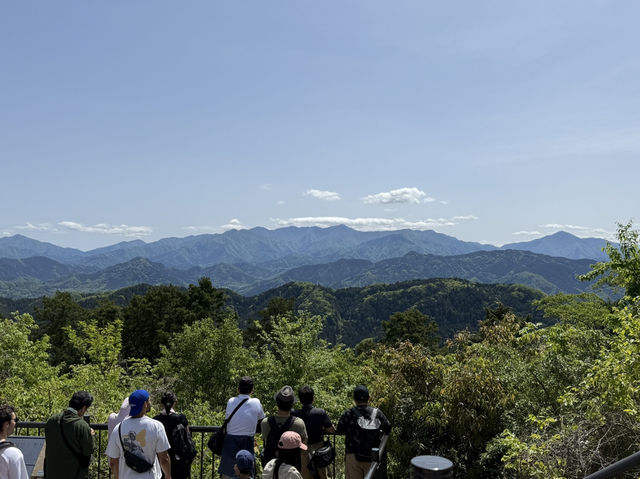 黃金週快閃高尾山⛰️：走～我們去爬個神聖的快樂！