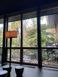 【軽井沢】秋の森で月を愛でる贅沢な時間「星のや軽井沢」