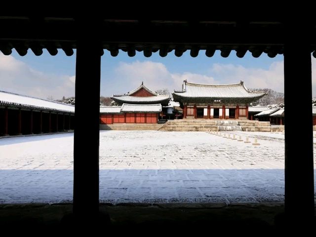 Changgyeonggung Palace – Seoul’s Serene Palace of Seasons