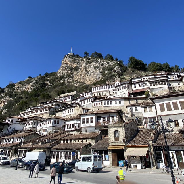 【まるで鍵盤】千の窓と言われる街に行ってきた🇦🇱