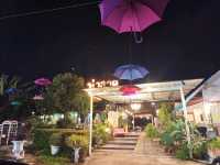 ร้านอาหารท่าลาด