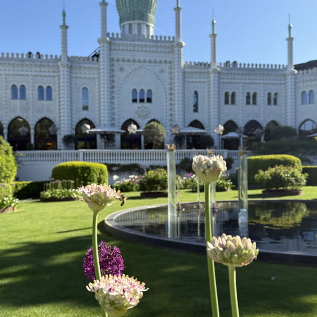 🎡 Tivoli Gardens — Old-School Charm & Surprisingly Good Food! 🍜✨