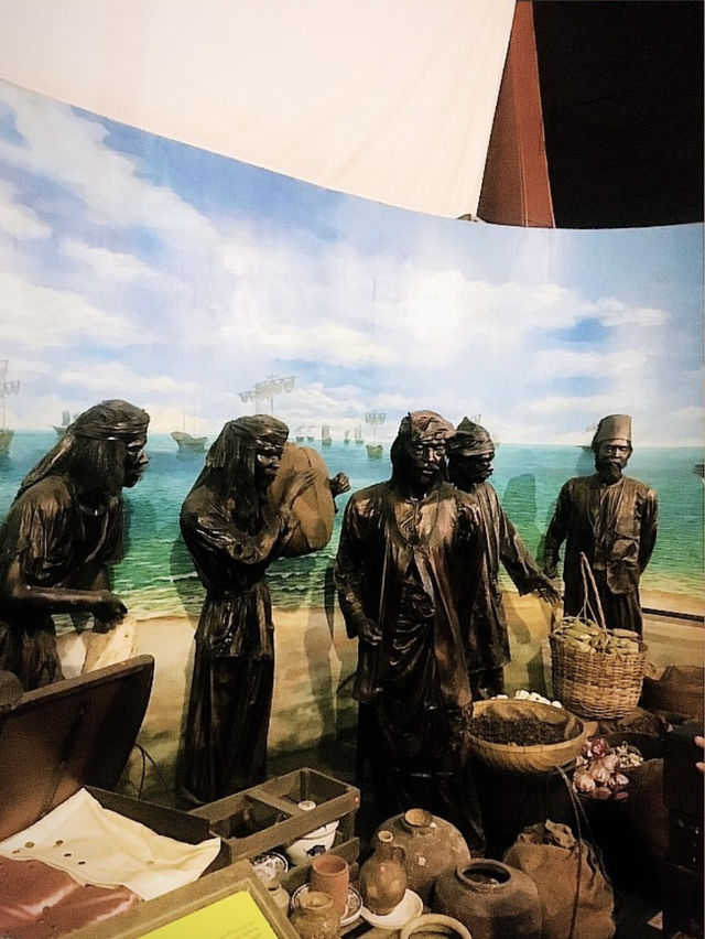 Discovering Melaka: Time Travel, Street Food & A Floating Pirate Ship 