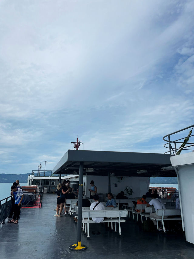 นั่งเรือเฟอร์รี่ Seatrand ไปสมุย… วิวดีทุกนาที!