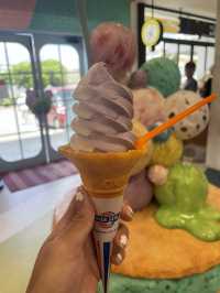 【宮古島　ポップで可愛い店内のアイス屋さん🍨】