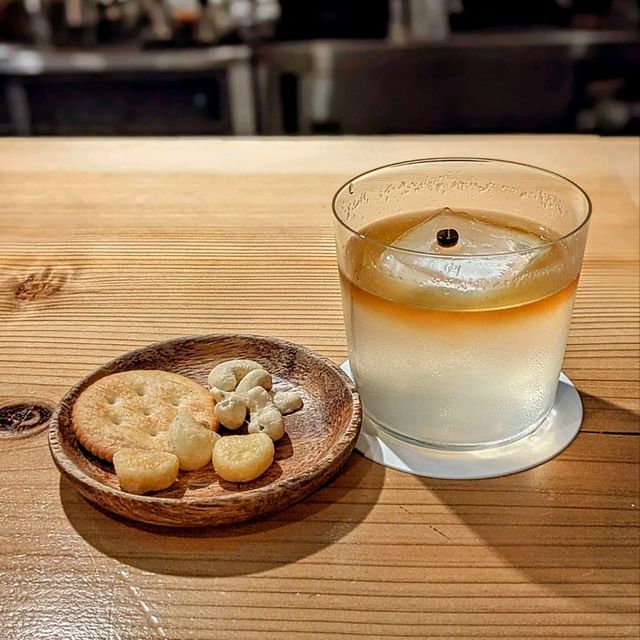 伊勢 | AMAMI LIVING 白天是咖啡店、晚上化身酒吧
