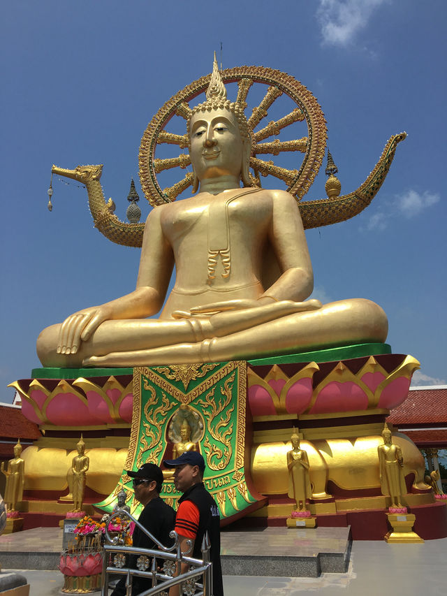 🌞 Koh Samui’s Big Buddha Temple — Peace, Planes & Coconut Breaks 🛕🥥✈️