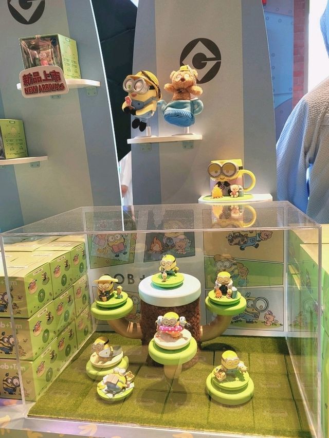 Be a Merch Minion-aire at Minion Mart, Universal Studios Beijing