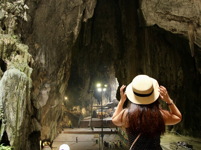 🦚 Batu Caves, Kuala Lumpur — A Summer Getaway Full of Adventure & Culture 🦚