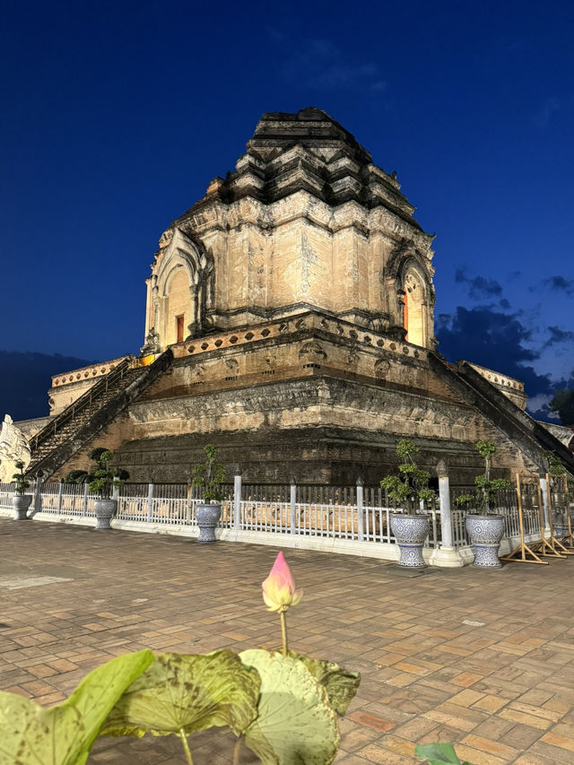 Sunset Serenity at Wat Chedi Luang 🪷🌅