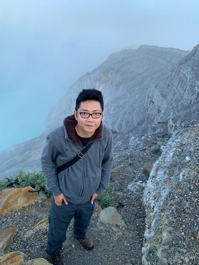 🌋 Mount Ijen, Indonesia – Chasing the Blue Fire in the Heart of East Java 🌋