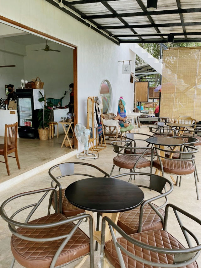 Elely Cafe’ Mae Ping Bistro