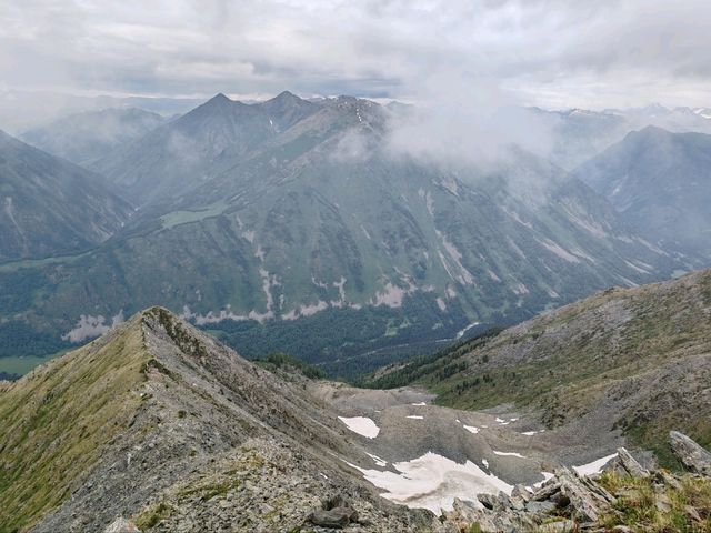 From Wangyun Tai to Yunxiao Feng: A Journey Through Mist and Majesty  