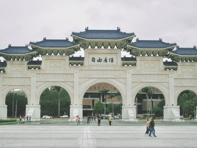  🏛️ หอรำลึกเจียง ไค เช็ค – แลนด์มาร์คสุดคลาสสิก