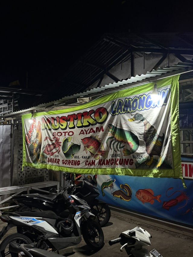 Fresh Fish & Local Life 🇮🇩🐟🌧️