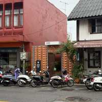 PHUKET OLD TOWN ~ lots of hippy cafes and photospots 