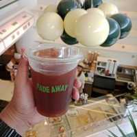 ถ้าFade Away บางแสน คาเฟ่ริมทะเลดีไซน์เก๋ วิวทะเลสุ