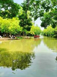 Hangzhou’s Liquid Emerald – Where Canals, Poetry & Biodiversity Coexist