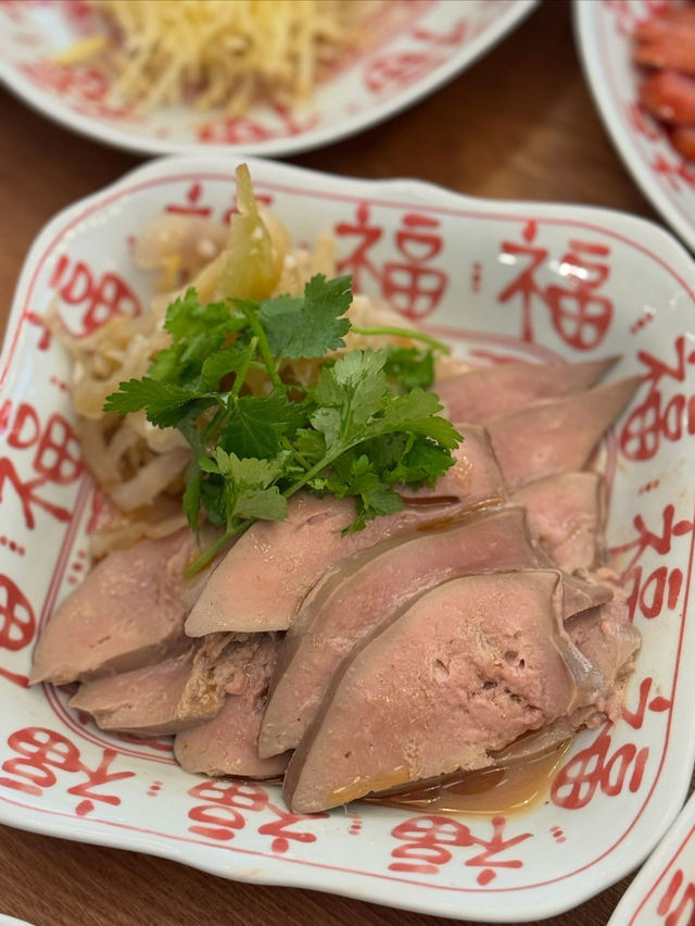  【🍴九龍灣淘大「阿城鵝肉」】糖燻鵝腿爆汁+隱藏食法 💯