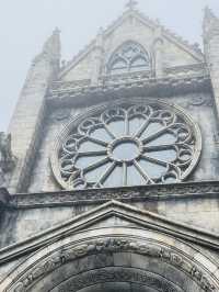 🌧️ Mist, Rain & Magic on Ba Na Hills – Danang’s Dreamlike Mountain