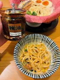 大阪🇯🇵 吃完這家拉面逛心齋橋都有力量了 🛍️
