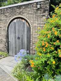 America Yama Park, a peaceful urban oasis located just above Motomachi-Chukagai Station