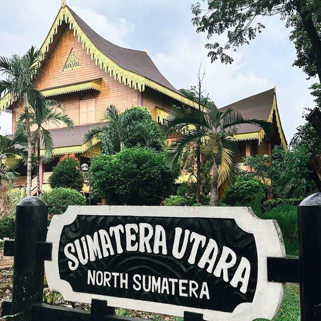 เที่ยวเมืองจำลอง Taman Mini Indonesia Indah เที่ยวเมืองจำลอง Taman Mini Indonesia Indah