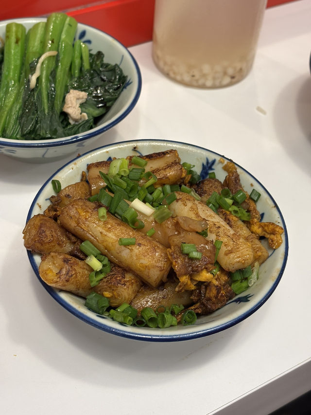 地道親民港式茶餐廳＋馬拉風味必試蛋炒豬腸粉！