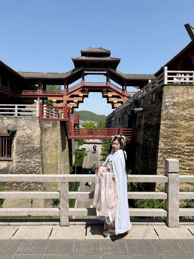 แต่งชุดฮั่นฝูที่ Hengdian แต่งชุดฮั่นฝูที่ Hengdian