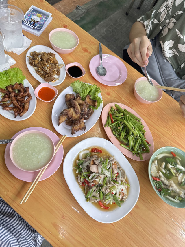 ร้านข้าวต้มเด็ดหัวหิน •ข้าวต้มลุงเชิด•