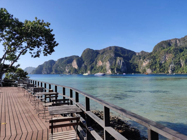 ครั้งแรกที่เกาะพีพี: เหงา แต่ภูมิใจสุด ๆ 🏝️💙  