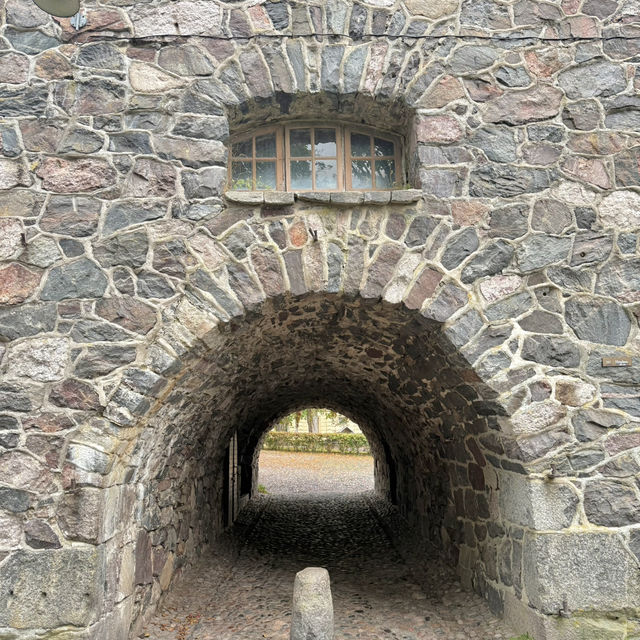 🇫🇮ヘルシンキの海中宝島、歴史と冒険の楽園！ 🏰✨