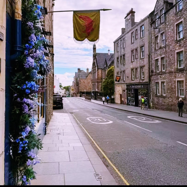 Charmed by the Streets of Edinburgh