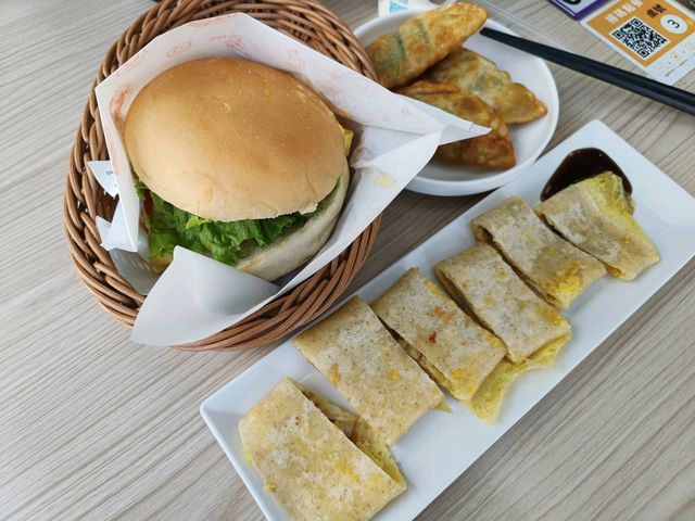 梧棲一方格早午餐，美味與舒適並存。