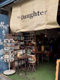 Vintage Green Cafe @ The Daughter  Retro Vibes, Wholesome Bites