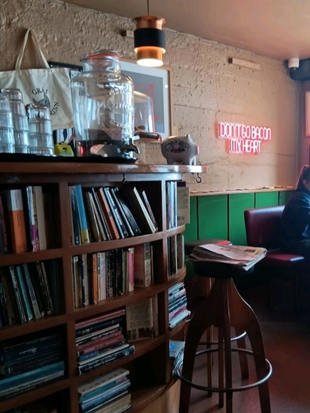 A GOOD LITTLE CAFÉ FOR GOOD AMERICAN BREAKFAST IN ICELAND. A GOOD LITTLE CAFÉ FOR GOOD AMERICAN BREAKFAST IN ICELAND.