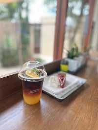 Desert Dreams in Bangkok at Hey! Coffee Watcharapol