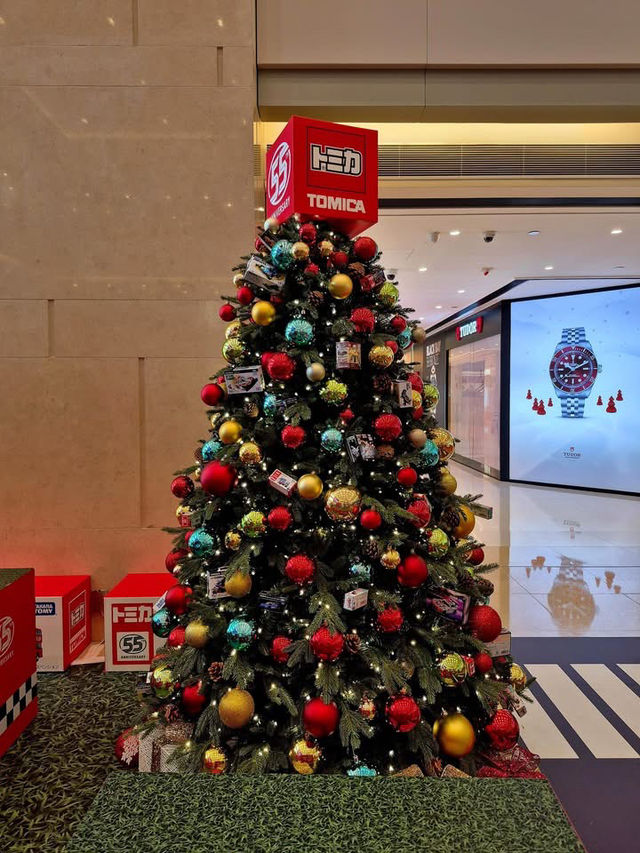 A Festive Symphony in Miniature A Festive Symphony in Miniature