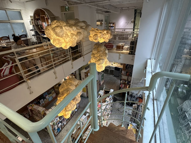 室內文青書店打卡指南📚 一間書屋 室內文青書店打卡指南📚 一間書屋