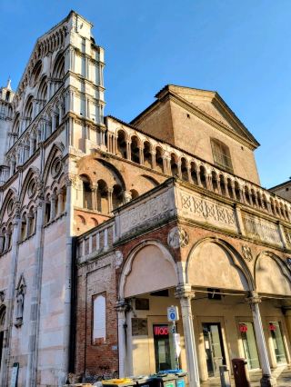 建築博物館聖喬治大教堂 (Duomo di San Giorgio)。